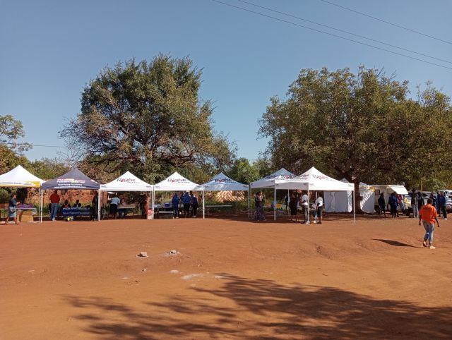 In Komatipoort at the Mozambican border, Outreach Foundation together with other NGOs and departments held an outreach event in Orlando