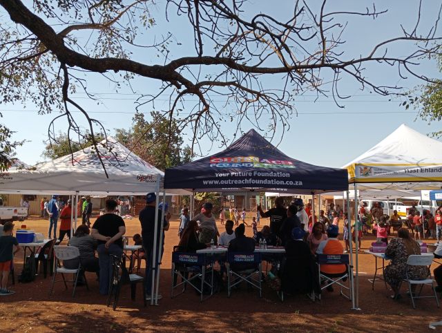 In Komatipoort at the Mozambican border, Outreach Foundation together with other NGOs and departments held an outreach event in Orlando