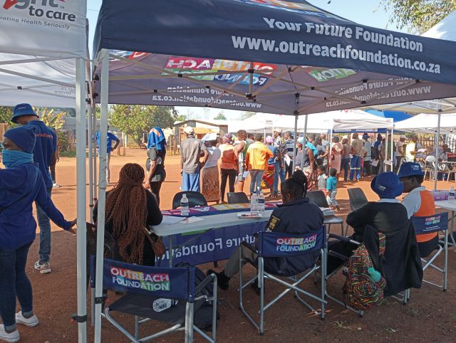 In Komatipoort at the Mozambican border, Outreach Foundation together with other NGOs and departments held an outreach event in Orlando